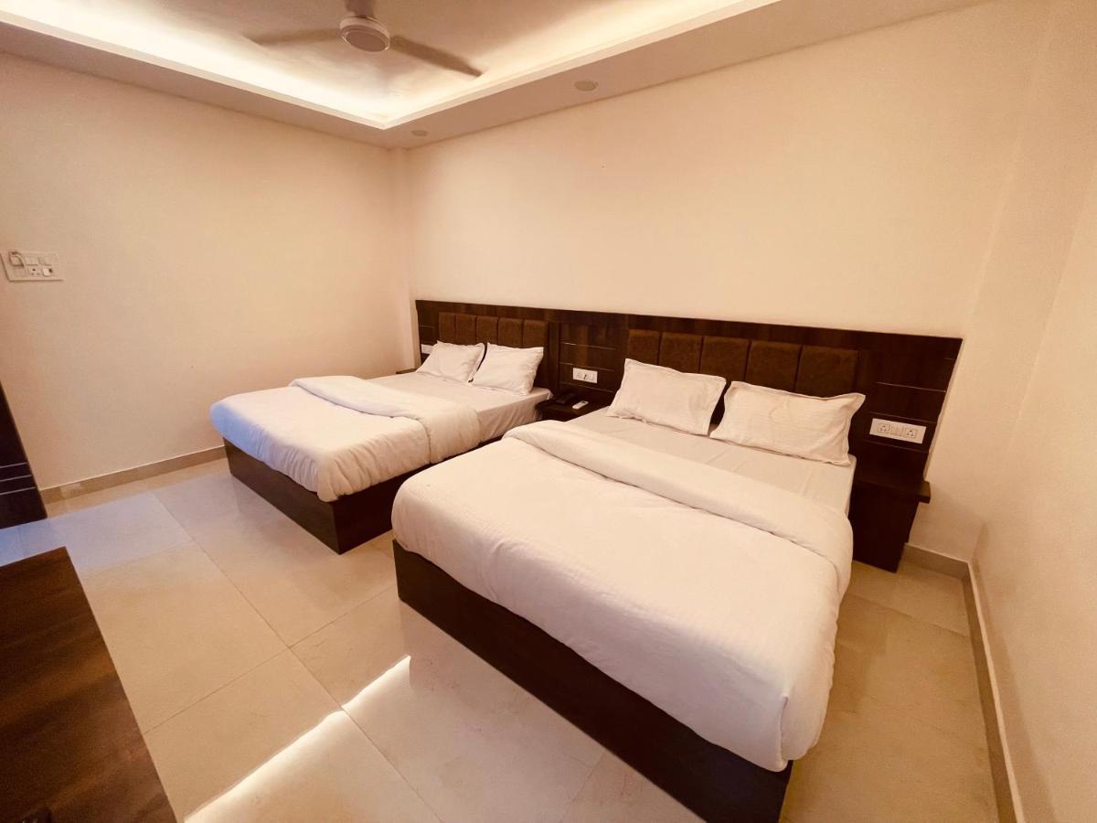 Divine Ganga - Luxury Comfort ! Travellers Delight ! Budget Friendly ! Prime Location ! Guest Favourite Haridwār Exterior foto